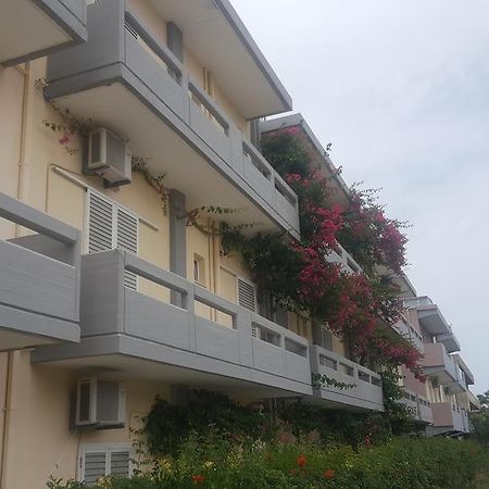 Michel Apartments Amoudara Lasithiou Exteriör bild